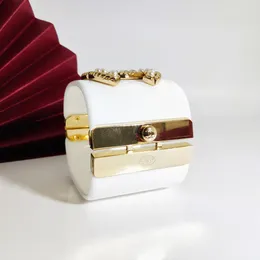 Pulseira de designer para mulheres pulso feminino adequado 16 17 18 cm Bangles Designer Bracelet Brand Luxury Brand Réplica 001