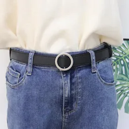 Bälten designstrap bälte mode ingen stift spänne för kvinnliga jeans studenter silver spännen svart pu läder klänning brun fest