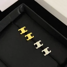 Stud Women Fashion Ear Studs Projektant biżuterii Kolczyki złota srebrne kolczyki zwykłe akcesoria Projektanci Projektanci Kompaktowe uszy D2211051F