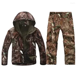 Jaquetas de caça Boas equipamentos ao ar livre Tactical Softshell Suits Men Militar Uniforme Camuflagem Roupas de jaqueta à prova d'água