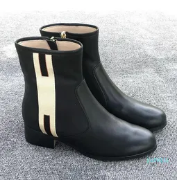 Heißer Verkauf – Damen-Luxus-Leder-Stiefeletten-Designer-Schwarz-Bonny-Gurtband-besetzte Chelsea-Stiefel aus Leder, Winterschuhe. Qualität