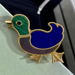 Ny designad högklassig sköldpadda brosch 18K Guldplätering av djurmärke Klädpåse Pin Present Designer smycken BR-2