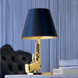 テーブルランプラグジュアリーモダンな光沢銃ゴールデンリードフロアランプを備えたリビングルームベッドルームカフェスタジオ装飾サロン