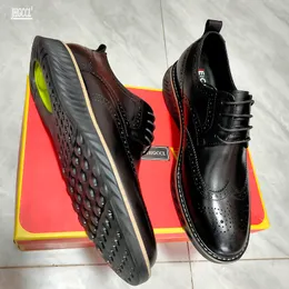 Sapatos masculinos de designer de marca Botas rebetes Novo estilo de lazer de lazer de fundo macio de ponta sofisticado sapatos de skate a9