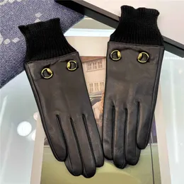 Super miękkie ciepłe skórzane rękawiczki Kobiety metalowy łańcuch łącza mitens jesienne zimowe grube rękawiczki na zewnątrz plus aksamitne rękawiczki