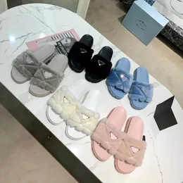 OG Designer Women Wool Kaptety Solidny kolor Pluszowy haft p Flip Flop Flop Winter Original Guma bez poślizgu dolna chmurna skórzana skórzana skórzana sandały