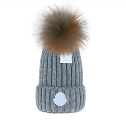 Tasarımcı Kış Örme Beanie Yün Şapka Kadın Tıknaz Tap Kalın Sıcak Sahte Kürk Pom Beanies Şapkalar Kadın Bonnet Beanie Kapaklar 11 Renk Aaa