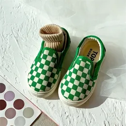 Sneakers Spring and Autumn Children's Black White Plaid Canvas Shoes Boys Girls Checkerboard One-Step Pedal 221107