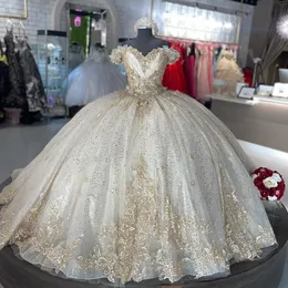2023 Bling Quinceanera Dresses Ball Gown Off Shoulder Lace Appliques Crystal Beads Squined Champagne Sweet 16 Vestido de 15 Anos 정식 파티 무도회 이브닝 가운