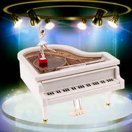 装飾的なオブジェクト図形のロマンチックなクラシックピアノモデルミュージックボックスダンスバレリーナハンドクランクミュージカルボックス誕生日結婚式の愛のギフトホームデコレーション221108