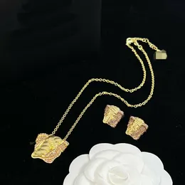 Collane dal design di lusso Bracciale Orecchini Anelli Set Banshee Testa di medusa Ritratto Pieno di diamanti Ciondolo Gioielli da donna Regali MS16 --- 02
