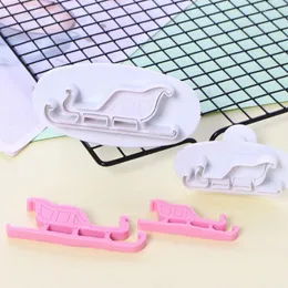 베이킹 몰드 2pcs DIY 크리스마스 눈사람 썰매 초콜릿 비스킷 몰드 쿠키 커키 3D 플라스틱 크리스마스 주방 케이크 장식 도구