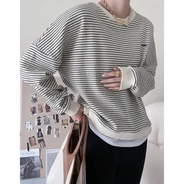 Damen Hoodies Sweatshirts Design Sense gefälschter zweiteiliger gestreifter Pullover Damen Herbst lockerer Rundhals-Langarm-Top 221109