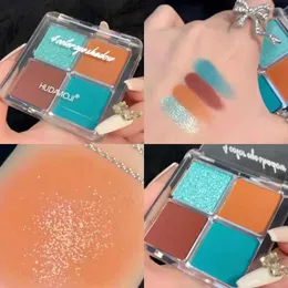 Ombretto 4 colori Palette per ombretti natalizi Matte Shimmer Pentole per trucco scintillanti Cosmetici altamente pigmentati Prodotti di bellezza per le donne