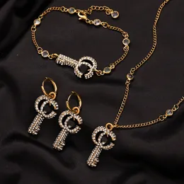 Kobiety Designer Bransoletki Link Chain Marka Bransoletka Listowa Naszyjnik ze Stali Nierdzewnej Stud Kolczyk 18K Pozłacane Crysatl Rhinestone Nadgarstek Biżuteria Akcesoria