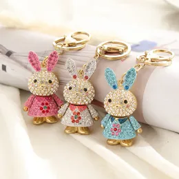 Creative Rhinestone Cartoon Rabbit Keychain Diamond Set Alloy Sweet Animal Girl Lady Bags Keychians smycken gåva i bulk