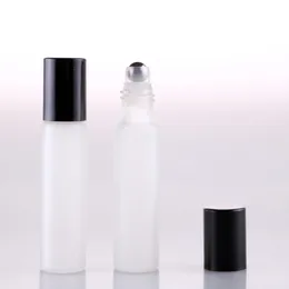 500pcs 10ML Rotolo di vetro smerigliato sulla bottiglia di profumo con tappo nero per oli essenziali Fiala cosmetica vuota con perline in acciaio