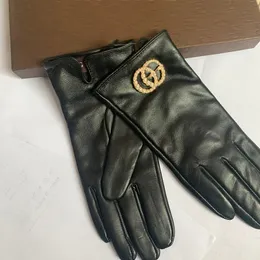 Winter Deluxe 100% guanti di pelle di pecora Guanti touch screen in pelle di design morbido e caldo Five Fingers Glove