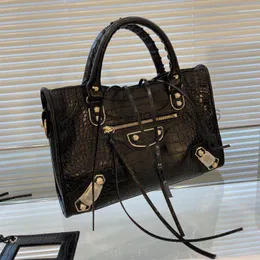 2022 new fashion Latest Totes Handbags Luxury Women Motorcycle Bags Designer Handbag High Quality Trend Black Single Shoulder Diagonal Bagde signe with