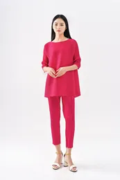 Kadın Tişörtleri Miyake Piled Sonbahar Gevşek Orta Kollu Düz Renk Yuvarlak Boyun En Sıradan Kalem Pantolon Turp