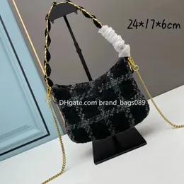 7A Novo Bolsa de Lã de Lã Bolsa Axilar Pacote Axilar Moda Lão Pequenas Bolsas Furrias Designer Suede Bolsa de ombro Feminina Bolsas de Natal Inverno Furse Furse