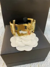 Braceletas abiertas de lujo Patrón griego antiguo Bangle Banshee Medusa Cabeza Retrato 18k Goldia de joyas de brazalete festivas chapadas de oro Regalos festivos MB2 --02