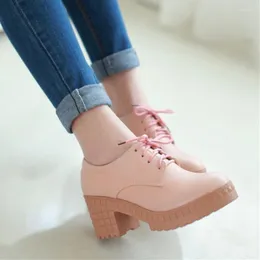 Kl￤dskor kvinnor plattform v￥r sn￶rning patent l￤der eleganta mellersta klackar skor kvinnlig tjock h￤l rosa