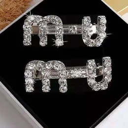 Sparkly Crystal Letter Hair Clips Women Cute Letters Barrettes Fashion Hair Accessories for Gift Party