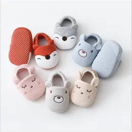 Primeiros caminhantes Baby Primavera e calçados de outono Tênis de piso de piso Toddler Socks Non -Lip Children Short 221113