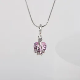 Hänge halsband rosa diamant slott halsband mode hjärta för kvinna härliga smycken tillbehör parti present kvarts charm choker