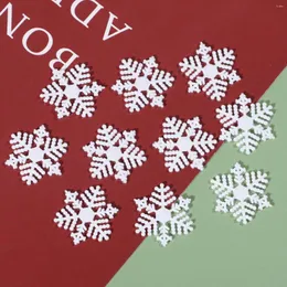 Dekoracje świąteczne 50/100pcs plastikowe białe fałszywe płatki śniegu na świąteczne zawieszki drzewa ozdoby domowe