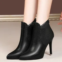 Boots Brand Glamour Brown Mulheres negras tornozelo botas formais sexy saltos altos sapatos de senhora de escrit￳rio e tamanho grande 41 42 43 221114