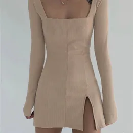 Sıradan elbiseler darlingaga zarif kare boyun yivli siyah kadın örgü yan bölünmüş bodycon uzun kollu moda mini temel 221114