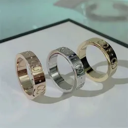 2022 Luxurys Designers Band Rings Fashion Men Women Titanium Steel Engraved Letter Mönsterälskare smycken smal ringstorlek 5-11 GHG