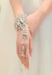 2014 Braut Handk￤ppelanzug Wei￟er Diamantring zur￼ck Hochzeitskleid Hochzeit Accessoires Kettenarmbandzubeh￶r3776621