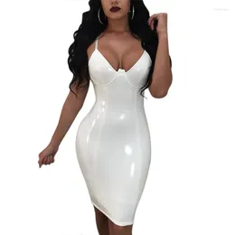 Casual klänningar sexig våt look dragkedja spaghetti rem midi bodycon klänning 2022 ärmlös klubbkläder fest vinyl läder svart vit röd rosa