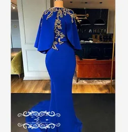 Vintage Mermaid Royal Blue Evening Kleider mit Umhang Cape Gold Perlen 2019 Arabisch Dubai Frauen Designer Long Prom Dress Party Kleider3768759