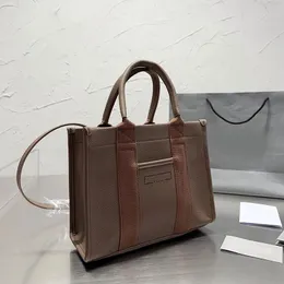 2024 Classic 27cm Clemence Leather Crossbody Bolsa |Bolsa feminina da moda com bolso quadrado de manipulação em várias cores