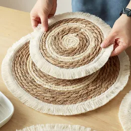 Natural Woven Placemats Straw Braided Tablemats Handmade Water Hyacinth Round Tassel Boho No-Slip Heat Resistant Rattan Table Mat MJ1114