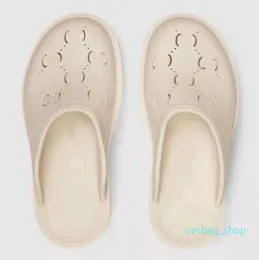 2022 Women Sandals Slippers Beach Shoes Loafers Flats Slapper Luxury Men Platform Platform Platery Pattern Размер 35-44