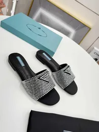 Женские тапочки с стразами пляжа Sexy Luxury Pearl Platform Leisure Summer Wide Flat 2022 Дизайнерский размер 35-42 с коробкой