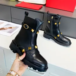 Valentinoity Botas de rebite de alta qualidade VLOGO Designer de botas feminino Botas de couro de inverno Botas de tornozelo Sexy Plataforma quente Luxury v Woman gdfg