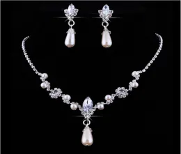 2018 Crystal Drop Pearls Silberschild Halskette Imitation Ohrringe Hochzeit Schmucksets für Brautbrautjungfern Frauen Braut Accesso6722551