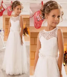 2020Lace Flower Girls039 Dresses Lovely Jewel Neck Vintage Appliqued Tulle Girls Pageant Gowns with Sash Princess Kids Wedding 3045054