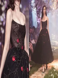 Paolo Sebastian 2020 Neue Abendkleider schwarzer Perlen Spaghetti -Gurte Promkleider mit roten Blumen Anklelength besonderer Anlass D8432274