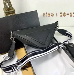 P Bolsas de moda de fashion bolsas de designer de luxo Bolsa preta Mulheres Crossbody Men Saffiano Leather Triangle 2 em 1 3 Bolsa de canto Mini bolsas de ombro práticas