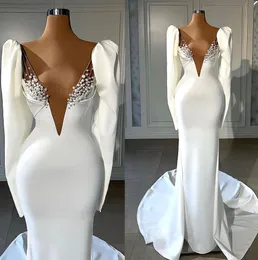 Wspaniałe białe perły sukienki na bal mat