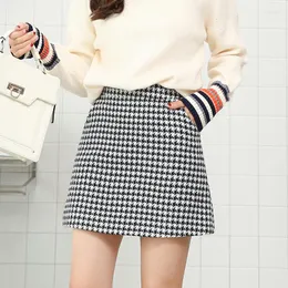 Skirts Women's Plaid Mini Skirt Black White Style Woolen Houndstooth High-waisted Thin A-line Autumn And Winter