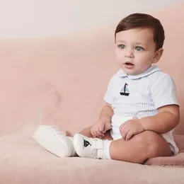 衣類セット男の子の服セット幼児誕生日スーツキッズスペインの綿の衣装幼児スモックl1611