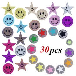 Uppfattningar 30st järn på lappar Blandad storlek Smile Star broderade lappsapplikationer för klädjackor Jackor DIY Craft Sticker